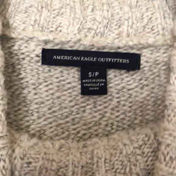 Women’s American Eagle Turtleneck Cropped Sweater - Picture 3 of 3